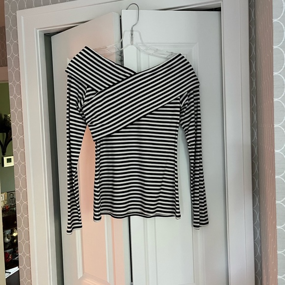 Theory Kellay black and white striped top. Size S - Picture 2 of 3